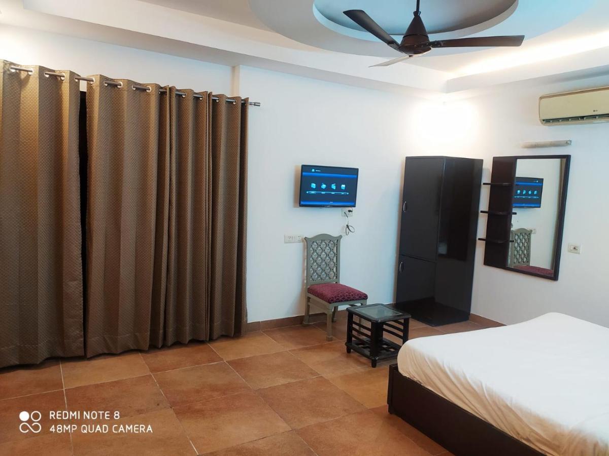 Hotel Delhi Airport Plaza Igi Airport New Delhi Buitenkant foto